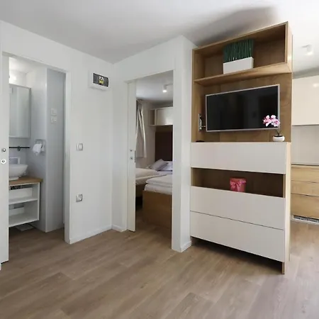 Estrada Mobile Home Biograd Na Moru Exterior photo